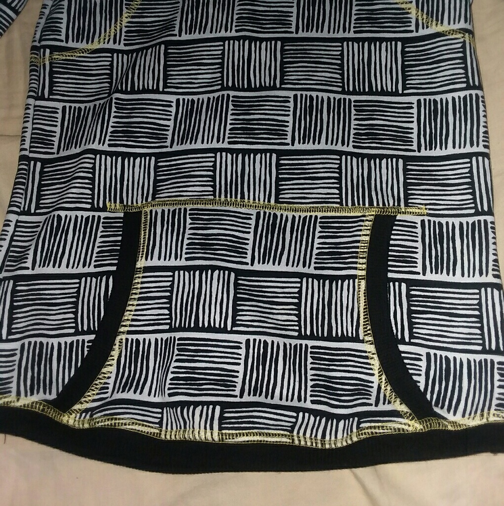 [DIVIDED] Turtle Neck Sweater by H&M Size 2 - Picture 5 of 5